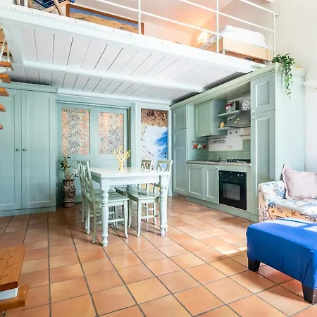 아파트 Colors House On The By Pleiades *