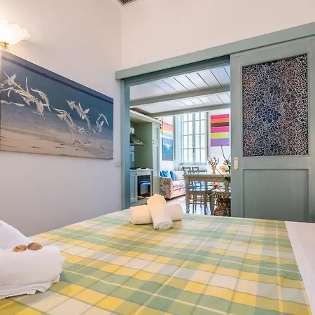 Colors House On The By Pleiades 아파트 칼람브로네