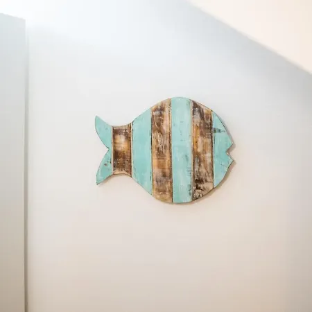 아파트 Colors House On The By Pleiades 칼람브로네