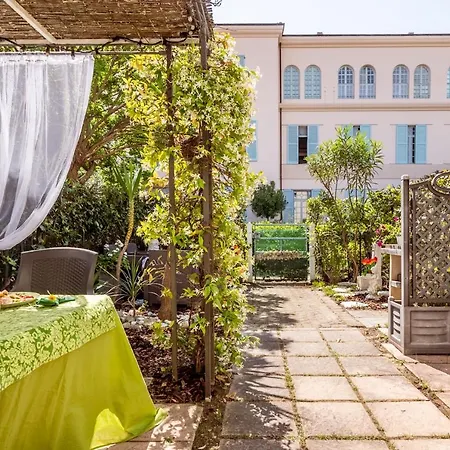 아파트 Colors House On The By Pleiades *