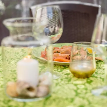 Colors House On The By Pleiades 칼람브로네