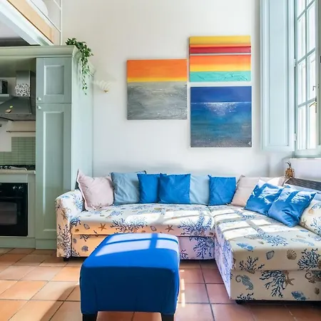 아파트 Colors House On The By Pleiades *