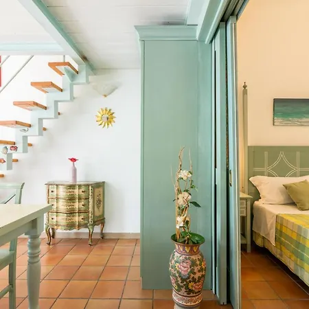 Colors House On The By Pleiades * 칼람브로네