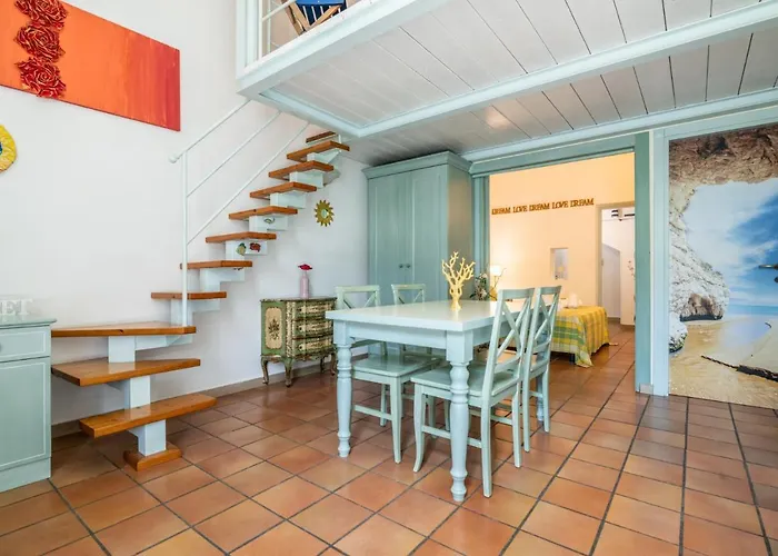דירה Colors House On The By Pleiades קלאמברונה