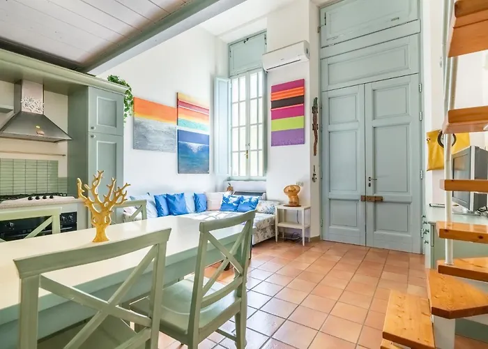 Colors House On The By Pleiades דירה