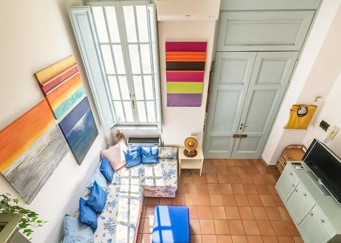 Colors House On The By Pleiades דירה