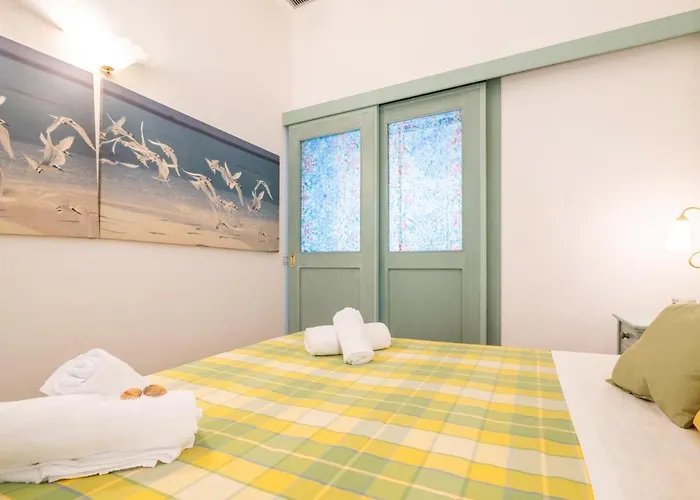 דירה Colors House On The By Pleiades קלאמברונה