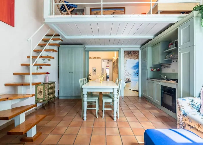 Colors House On The By Pleiades קלאמברונה